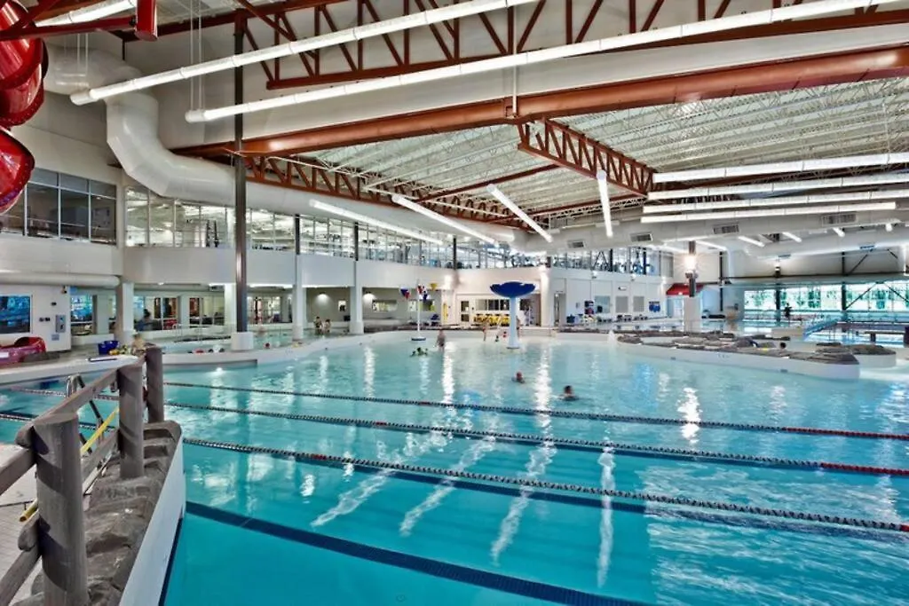 Bright Luxe Condo, Ac, Top Floor, King Bed, Balcony! Edmonton 0*,  Canada
