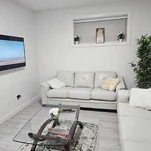 New Built House, In Style Guest Suite, 2bedroom, 2bed, 2bath Edmonton